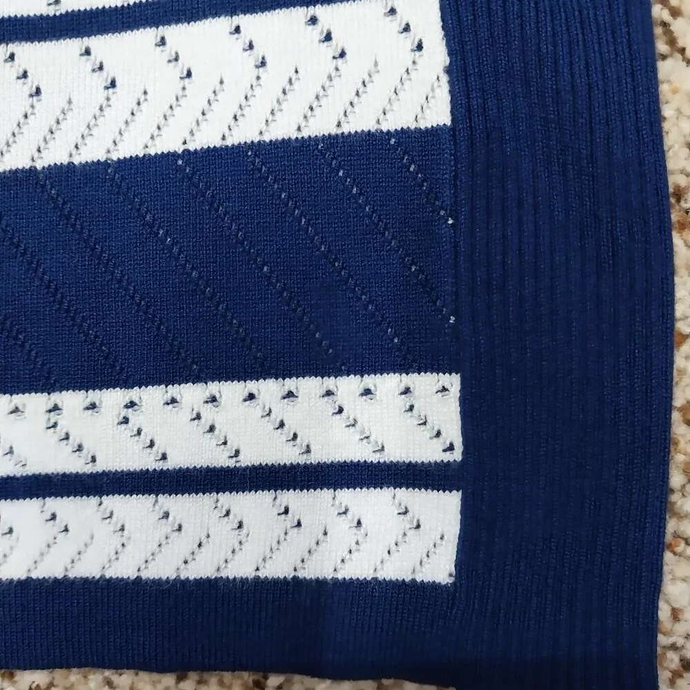 3160 Size XL/Large Fit Hannah Sweater In Navy and White. NWOT - Picture 4 of 7